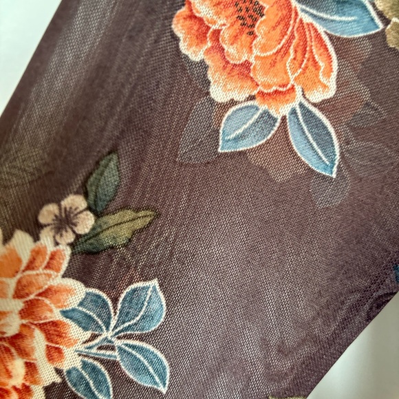 Floral mesh cover up - Picture 3 of 4